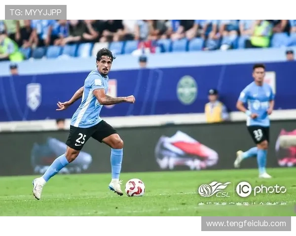 大连英博2-1深圳新鹏城 拉布亚德刘祝润建功助球队取胜